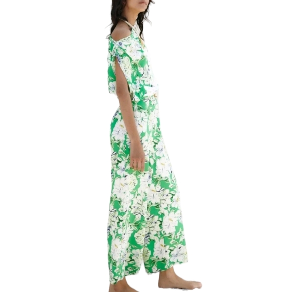 Zara Pants - Zara green jumpsuit with belt size medium🙂